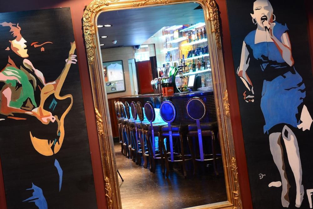 Treacy'S Hotel Wexford Эннискорти Экстерьер фото