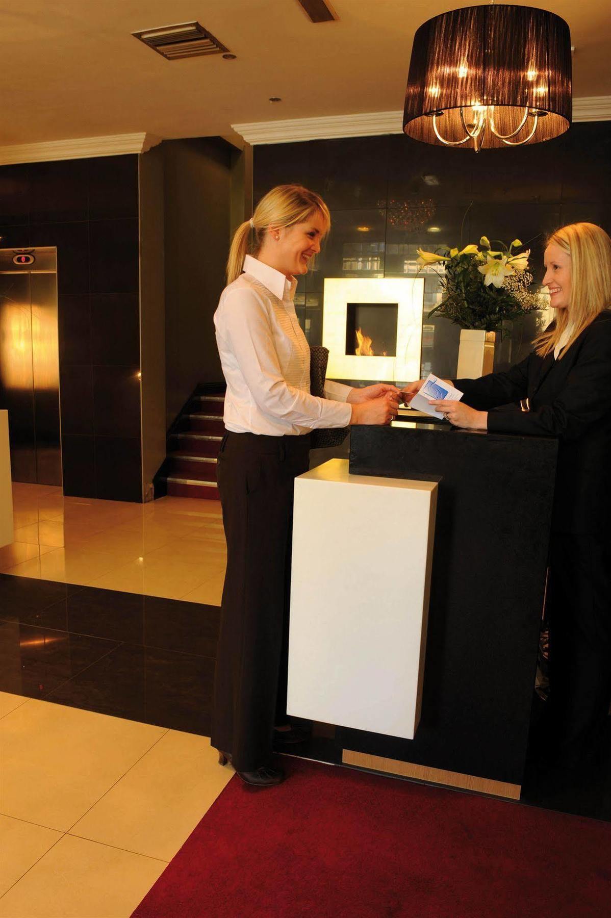 Treacy'S Hotel Wexford Эннискорти Экстерьер фото